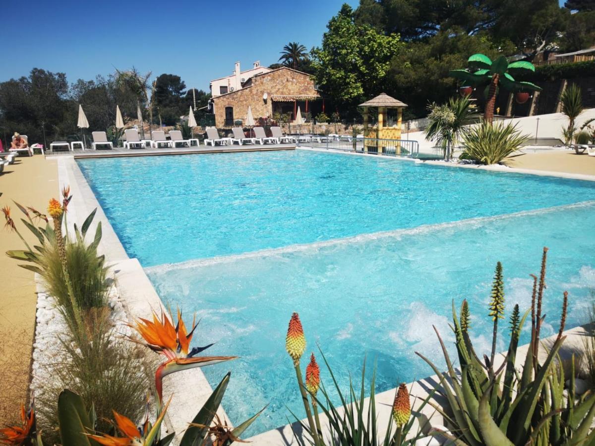 Mobil Home Neuf Camping L Ile Dor Plage St Raphael Avec Piscine Saint-Raphael (Var) Exterior foto