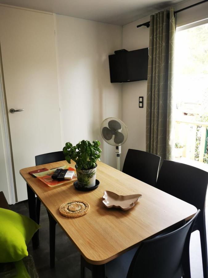 Mobil Home Neuf Camping L Ile Dor Plage St Raphael Avec Piscine Saint-Raphael (Var) Exterior foto